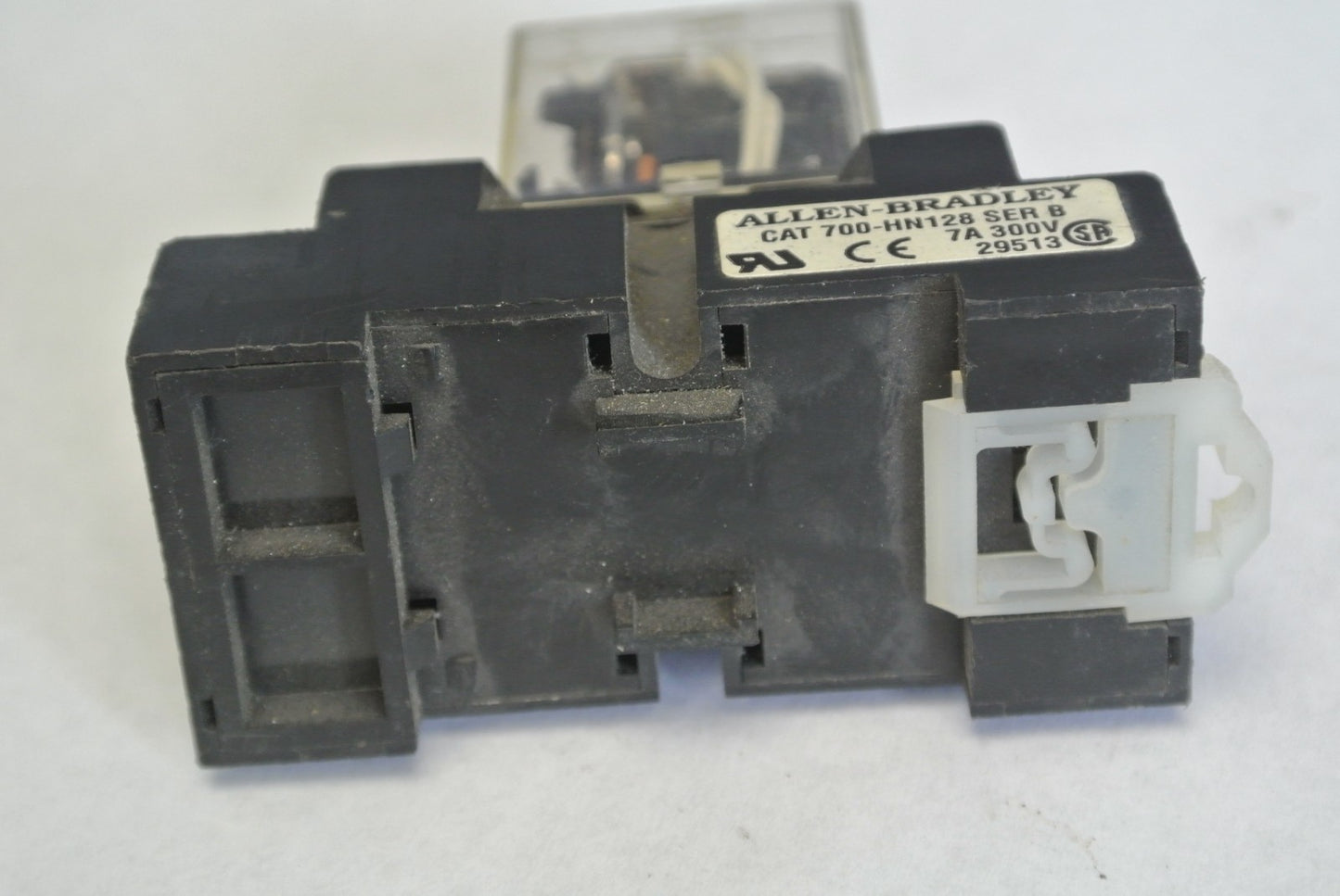 ALLEN-BRADLEY 700HC24A1 RELAY 120VAC, 5A, 1/6HP + 700-HN128 BASE