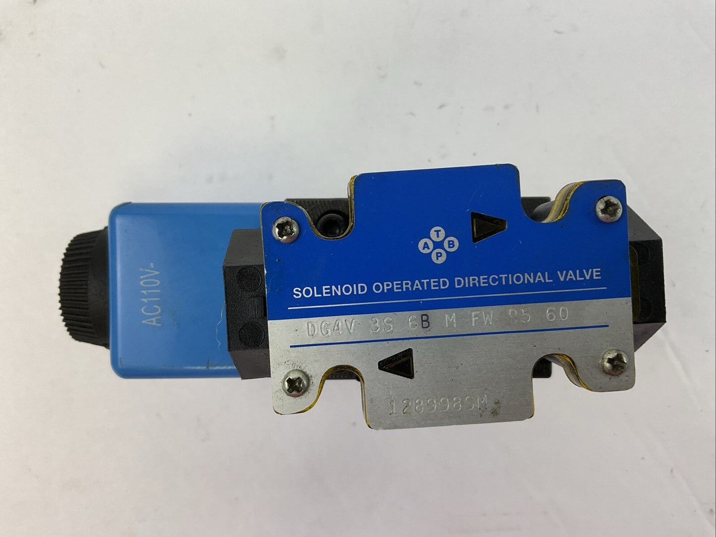 VICKERS DG4V 3S 6B M FW B5 60 SOLENOID OPERATED DIRECTIONAL VALVE 110VAC