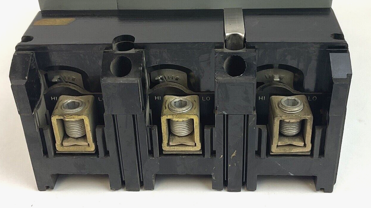 FEDERAL PACIFIC NJL 200A CIRCUIT BREAKER
