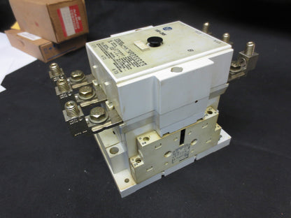 ALLEN-BRADLEY 100-D95 CONTACTOR - 3-POLE, 380-500V COIL - 600V MAX 160A ENCL