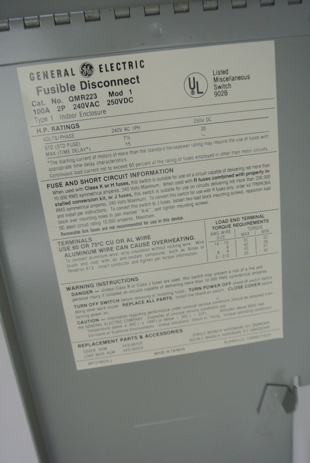 GE QMR223 FUSIBLE QMR-TYPE PANELBOARD / DISCONNECT SWITCH - 240V, 100A, 15HP MAX