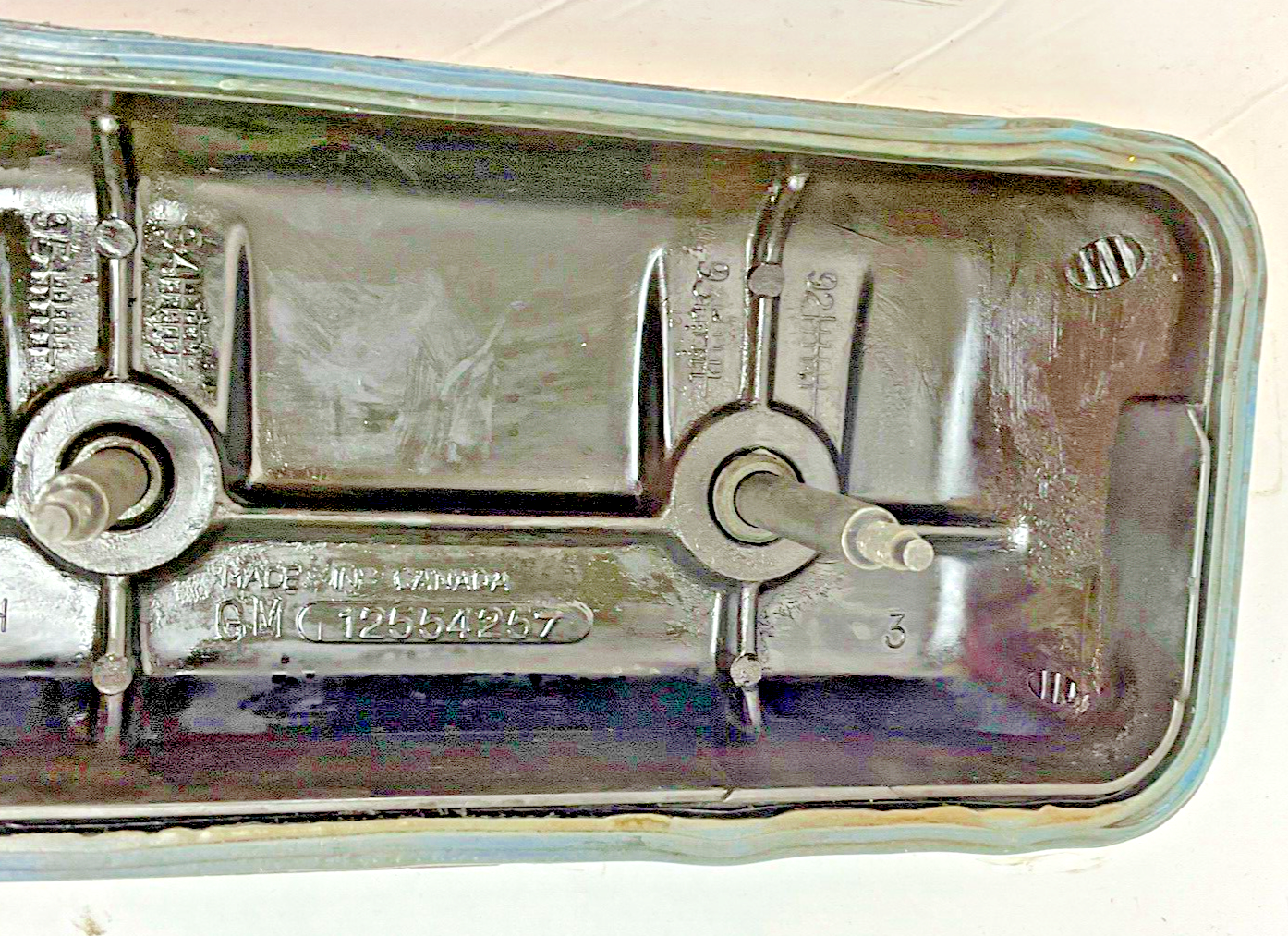 GM 12554256/12554257 VORTEC V6 VALVE COVER