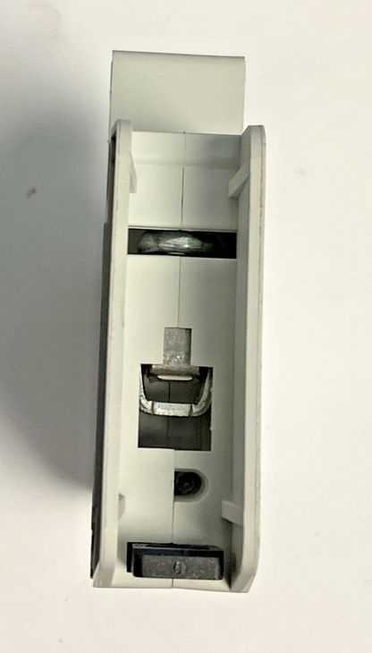 EATON FAZ-C10/1-NA-L CIRCUIT BREAKER 240VAC 10A 50/60HZ ***LOTOF3***