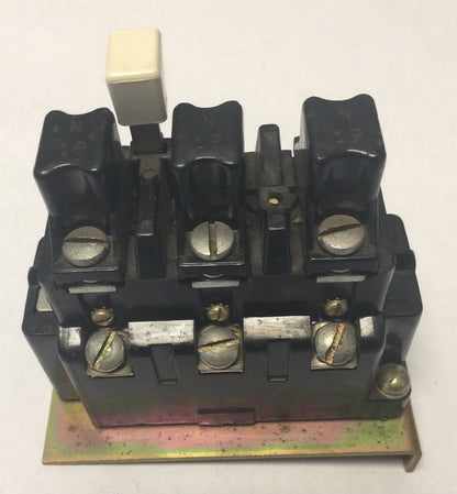 ALLEN BRADELY 815-B0V16 OVERLOAD RELAY SER K 600VAC