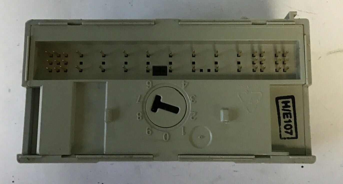 ALLEN BRADLEY 1794-0B16/A SOURCE OUTPUT 24VDC