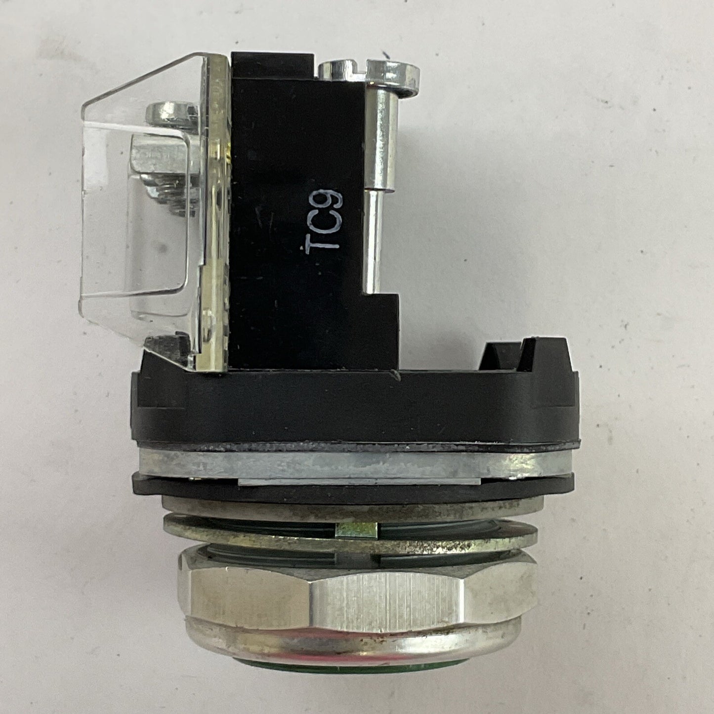 ALLEN BRADLEY 800T-A101 GREEN FLUSH HEAD PUSH BUTTON SER T TYPE 4/13