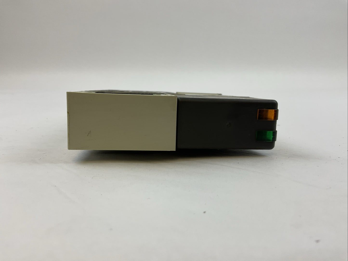 SMC SOLENOID VALVE VQ4200-5 VQ 4000