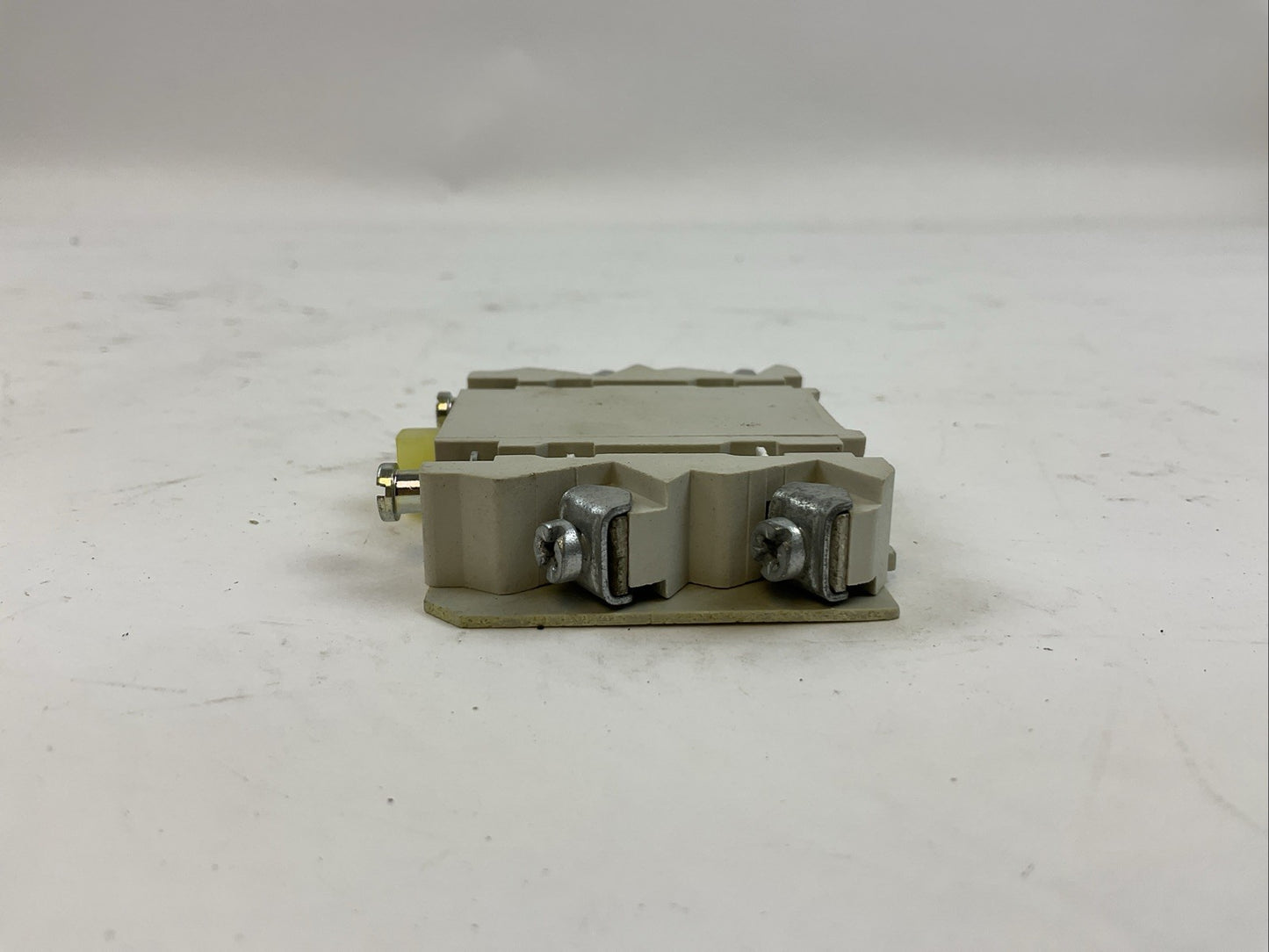 CUTLER HAMMER C320KGS22 SER A2 FREEDOM SERIES AUXILIARY CONTACTS 1 N.O-1 N.C.