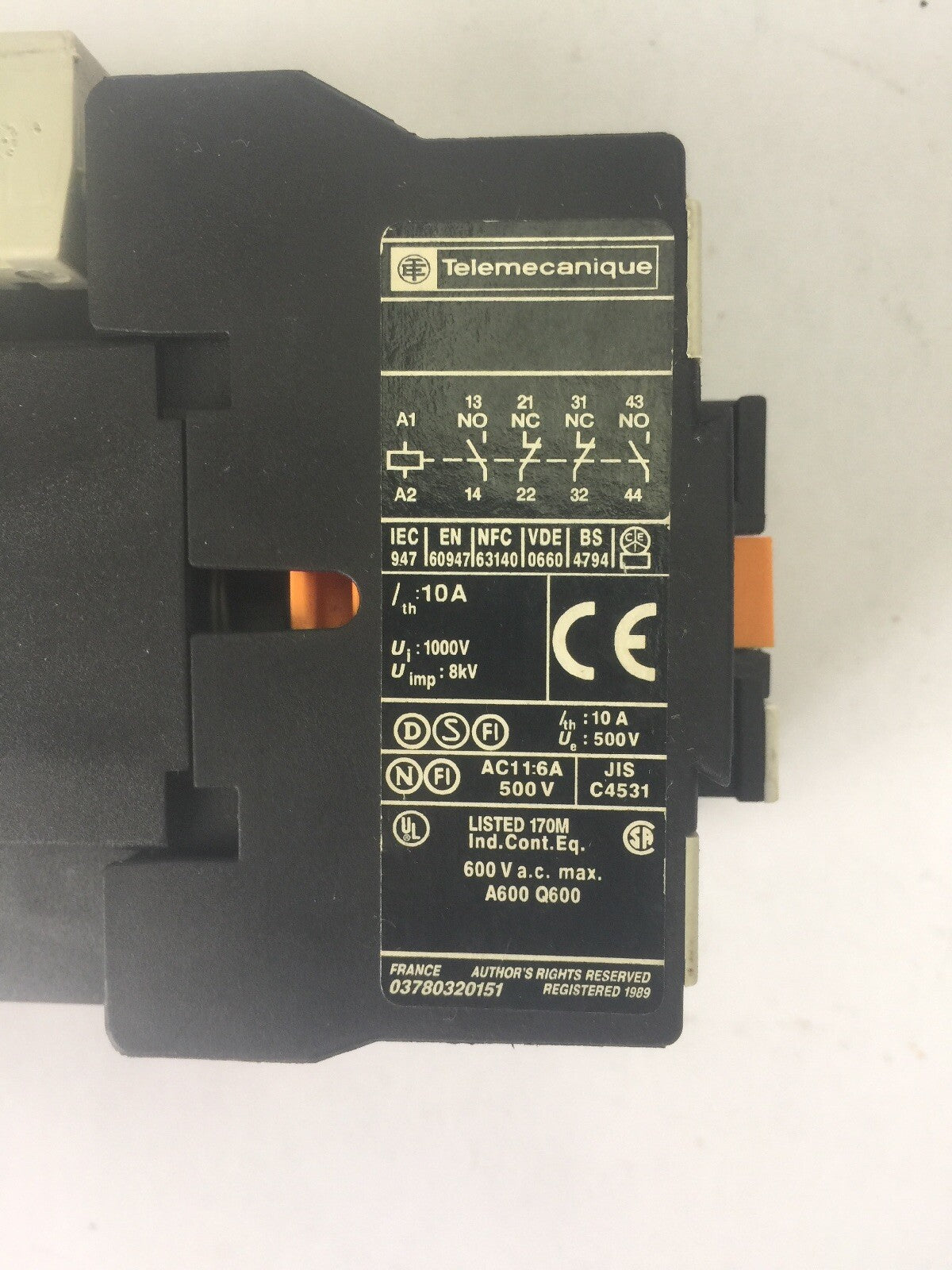 TELEMECANIQUE CA3 DN 22 CONTROL RELAY 600VAC 10A COIL 24VDC LA4 DE 1E 24-48 VAC