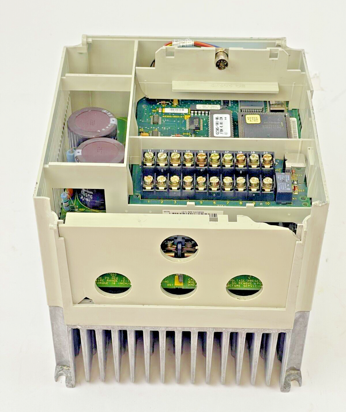 ALLEN BRADLEY - 1305-BA02A SER. A - AC VARIABLE SPEED DRIVE -380-460V,1.6A,.75HP