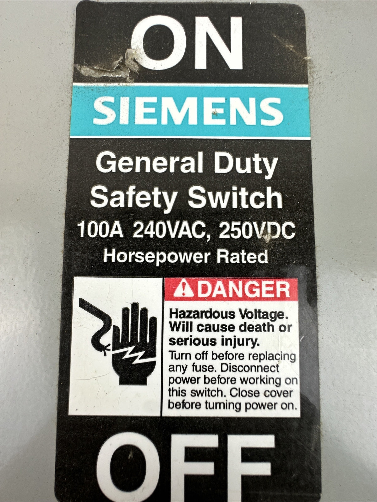 SIEMENS GNF323 TYPE VB II 100A 240VAC 30HP 250VDC 20HP NEMA TYPE 1 NON-FUSIBLE