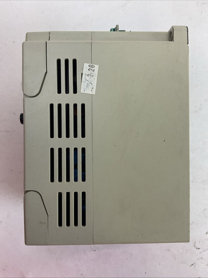 DELTA VFD007M43B AC DRIVE 0.75kW OUTPUT 3PH 0-480VAC 3A 2.3KVA 1HP