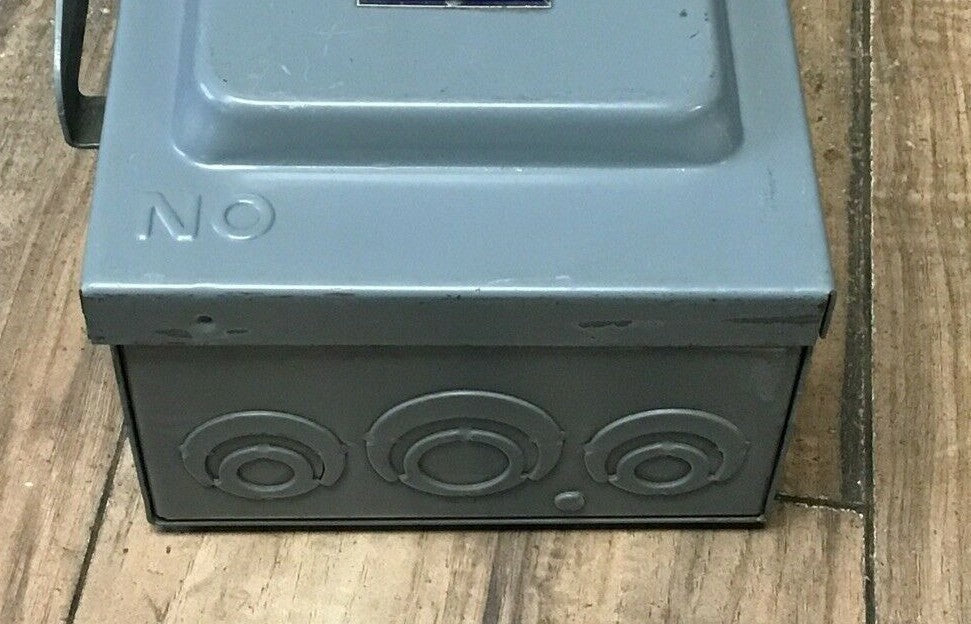 SQUARE D HU361 SAFETY SWITCH SER.E1 30A  NON FUSIBLE 600VAC/VDC 600VAC/VDC 30HP