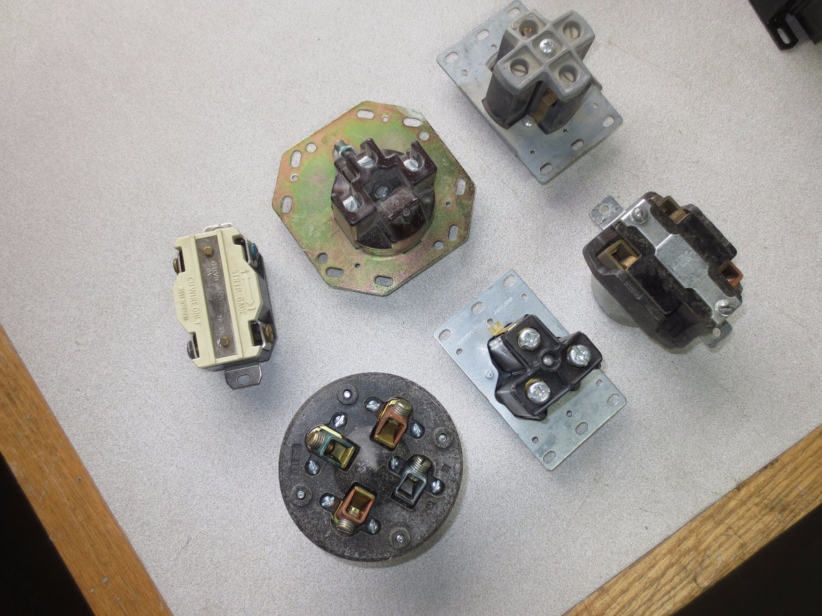 MIXED LOT - PLUG & RECEPTACLES - HUBBELL, LEVITON, PASS & SEYMOUR, GE - LOT of 6