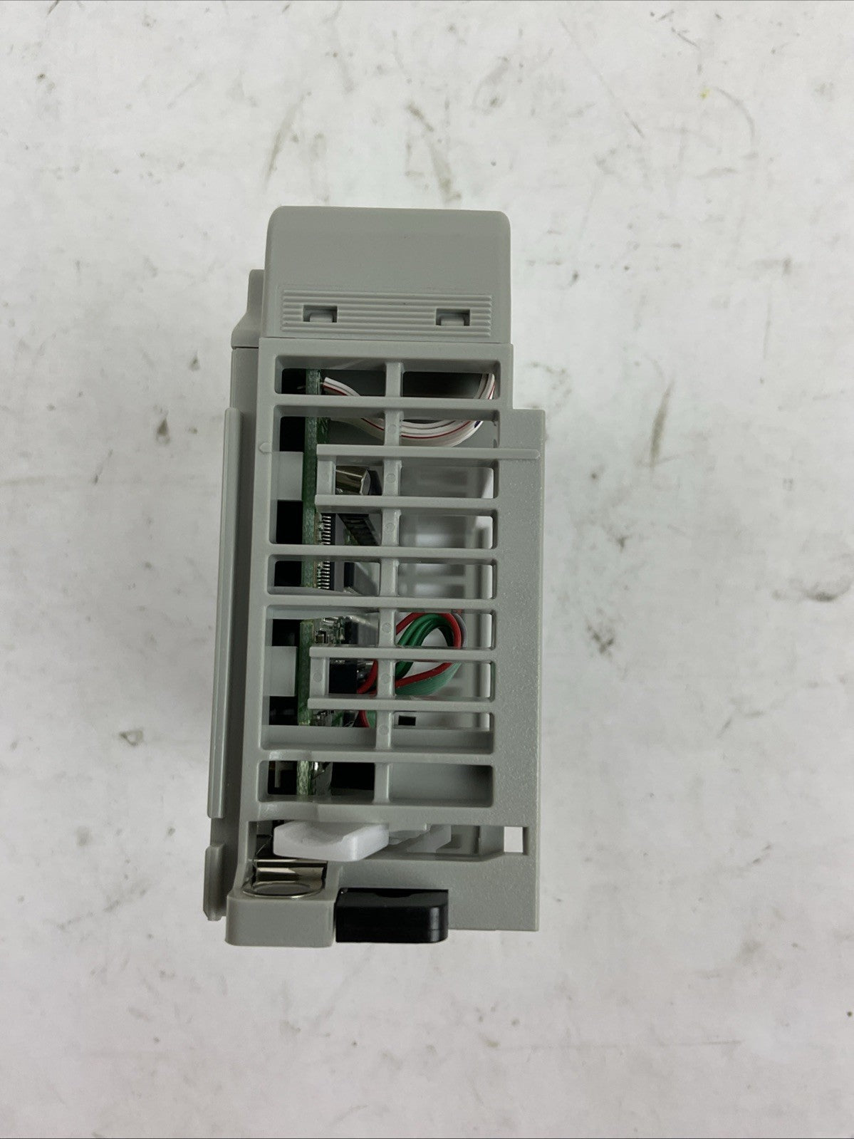 ALLEN BRADLEY 1769-OB1P SER B DIR/VER 95320753/04 F/W EREV 3.1 16PT 24VDC OUTPUT