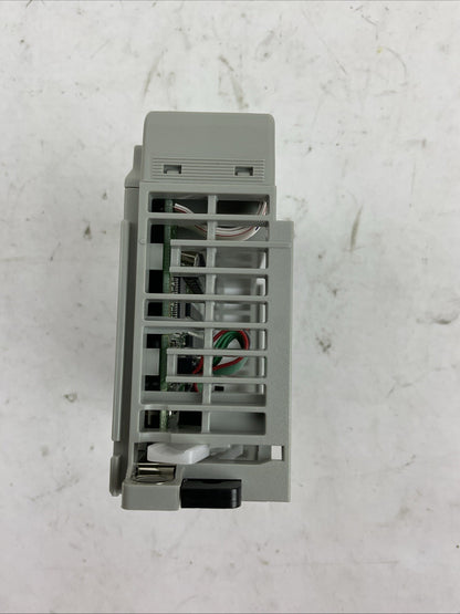 ALLEN BRADLEY 1769-OB1P SER B DIR/VER 95320753/04 F/W EREV 3.1 16PT 24VDC OUTPUT