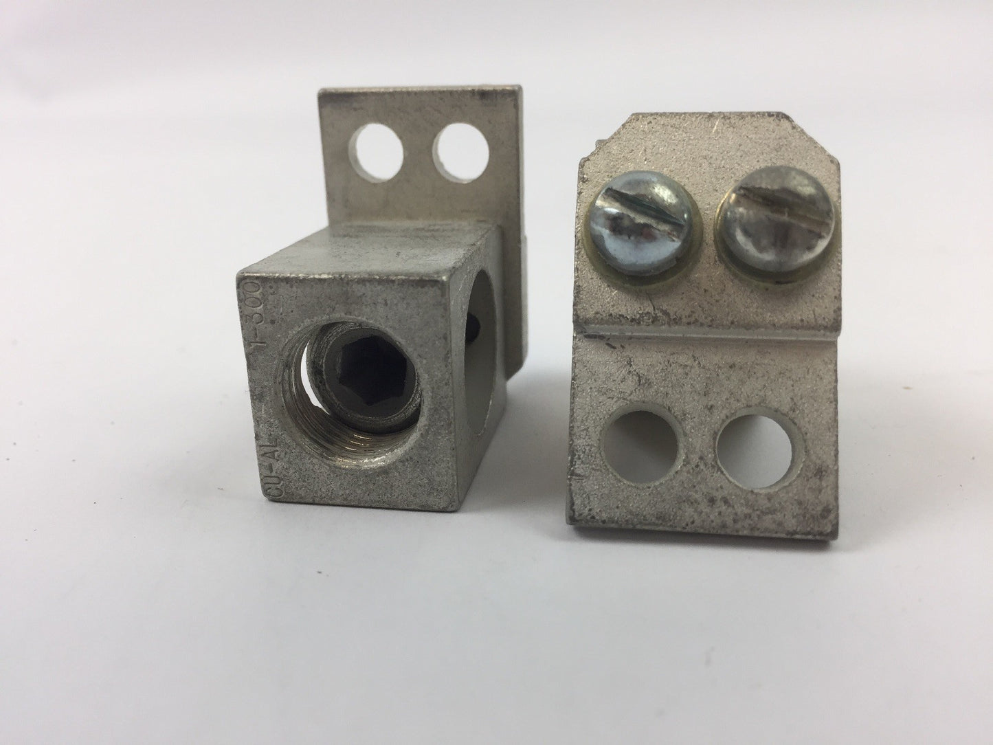 GE THLK200 MASTER MAIN LUG KIT 120/240 VAC 200 AMP FOR USE ON 200A TLM PANELS