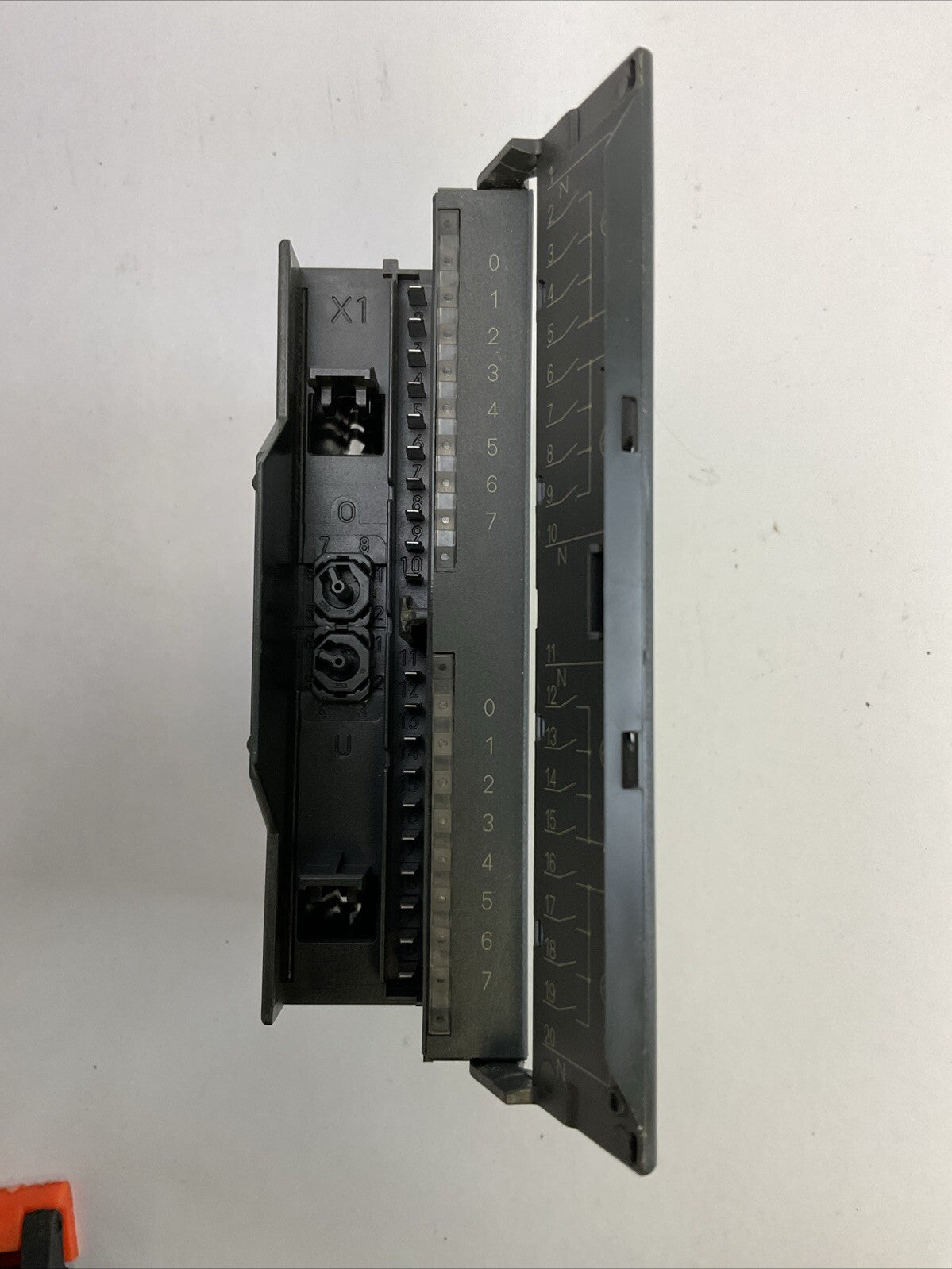 SIEMENS 1P 6ES7 321-1FH00-0AA0 16 DIGITAL INPUT 120/230VAC