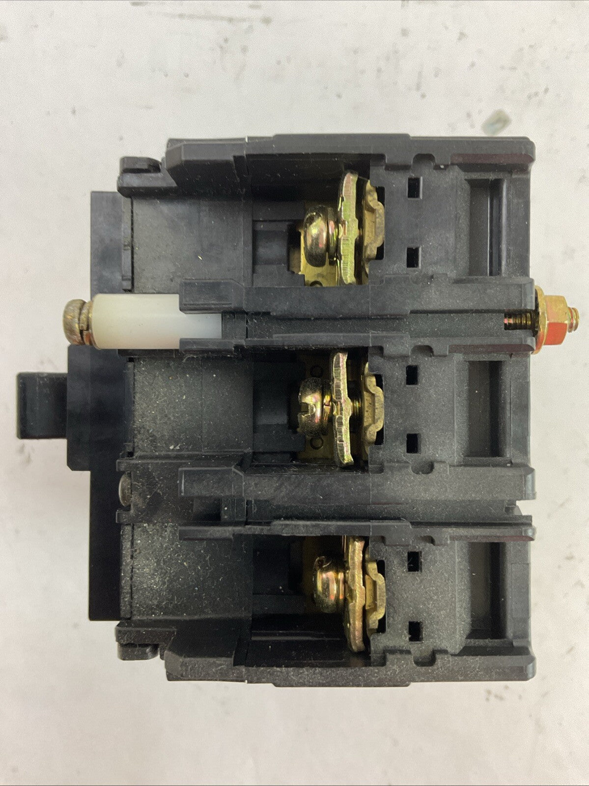 FUJI ELETRIC FA EA33AC AUTO BREAKER 30A 220VAC 2.5kA 3POLE 3HP 3PH