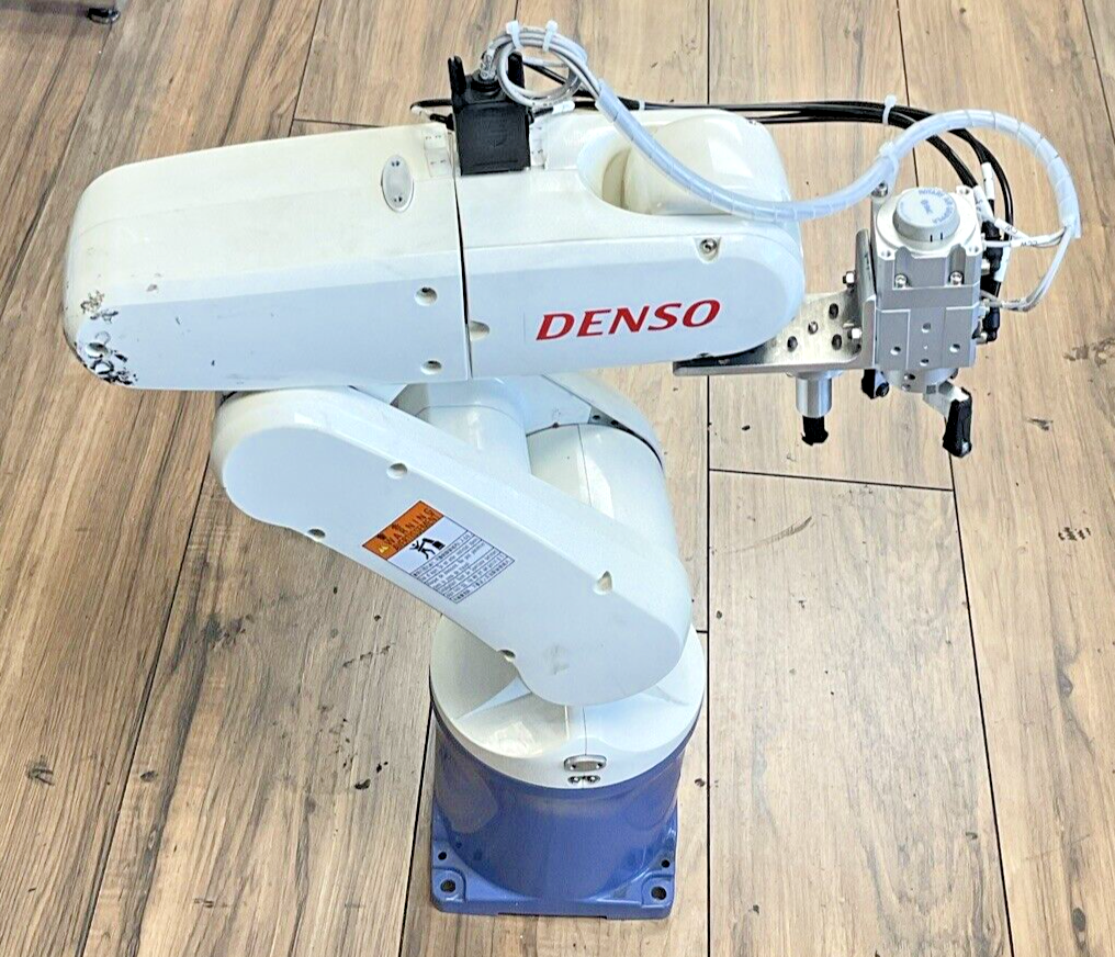 DENSO WAVE VP-6242M CONTROLLER RC7M-VPG5 3.352M/VCAA-BN ROBOT ARM 71PSI