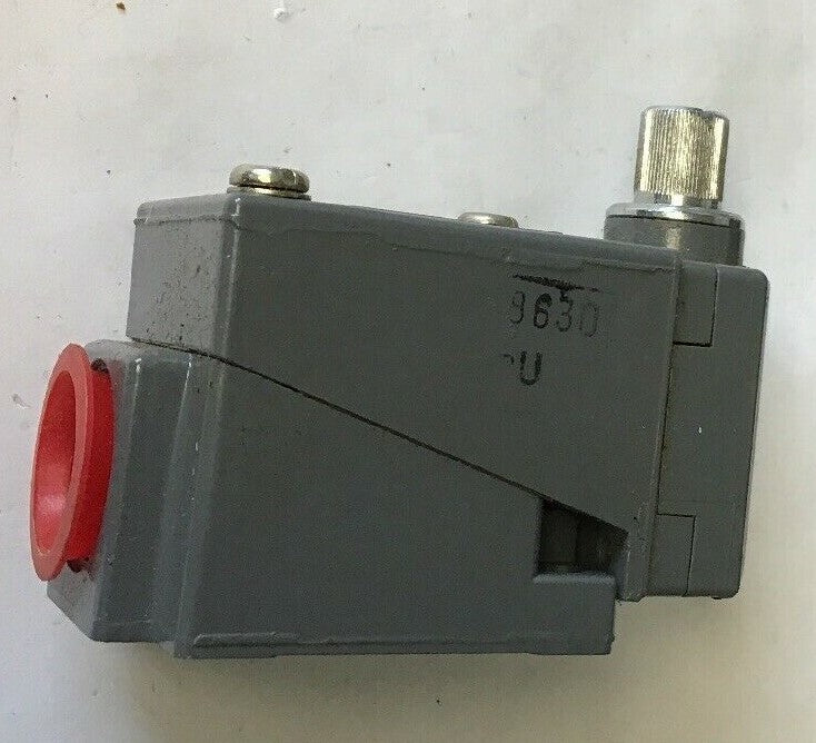 SQUARE D CLASS 9007 TYPE B52A SER.A 600V 10A