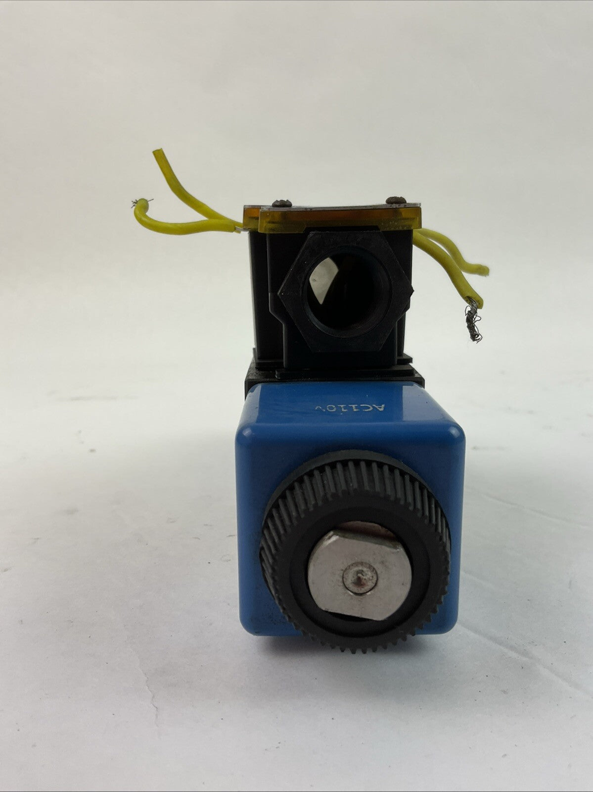 VICKERS DG4V 3S 6C M FW B5 60 SOLENOID OPERATED DIRECTIONAL VALVE 110VAC