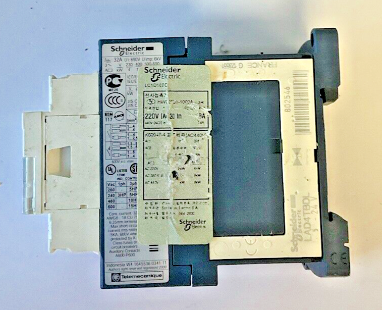 SCHNEIDER ELECTRIC LC1 D18 BD CONTACTOR 24VDC  W/ LAD4TBDL 5-24V