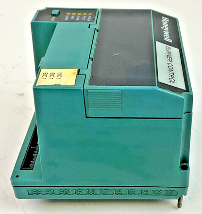 HONEYWELL RM7800 L 1015 BURNER CONTROL MODULE