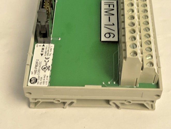 ALLEN BRADLEY 1492-IFM20F-2 INTERFACE MODULE SER.B 265VAC/DC***LOTOF2***