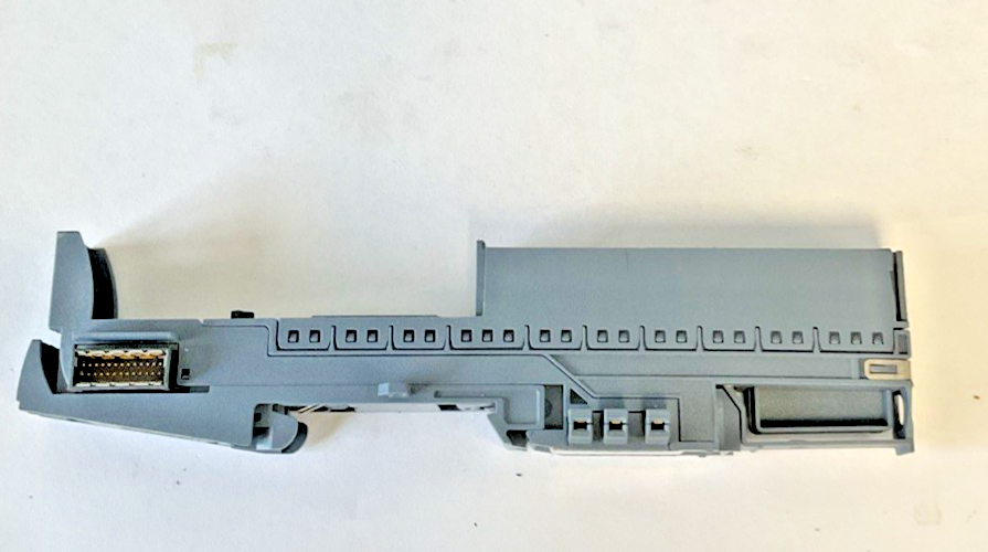 SIEMENS 6ES7 193-6BP20-0BA0 DIGITAL BASE MODULE ***LOTOF10****