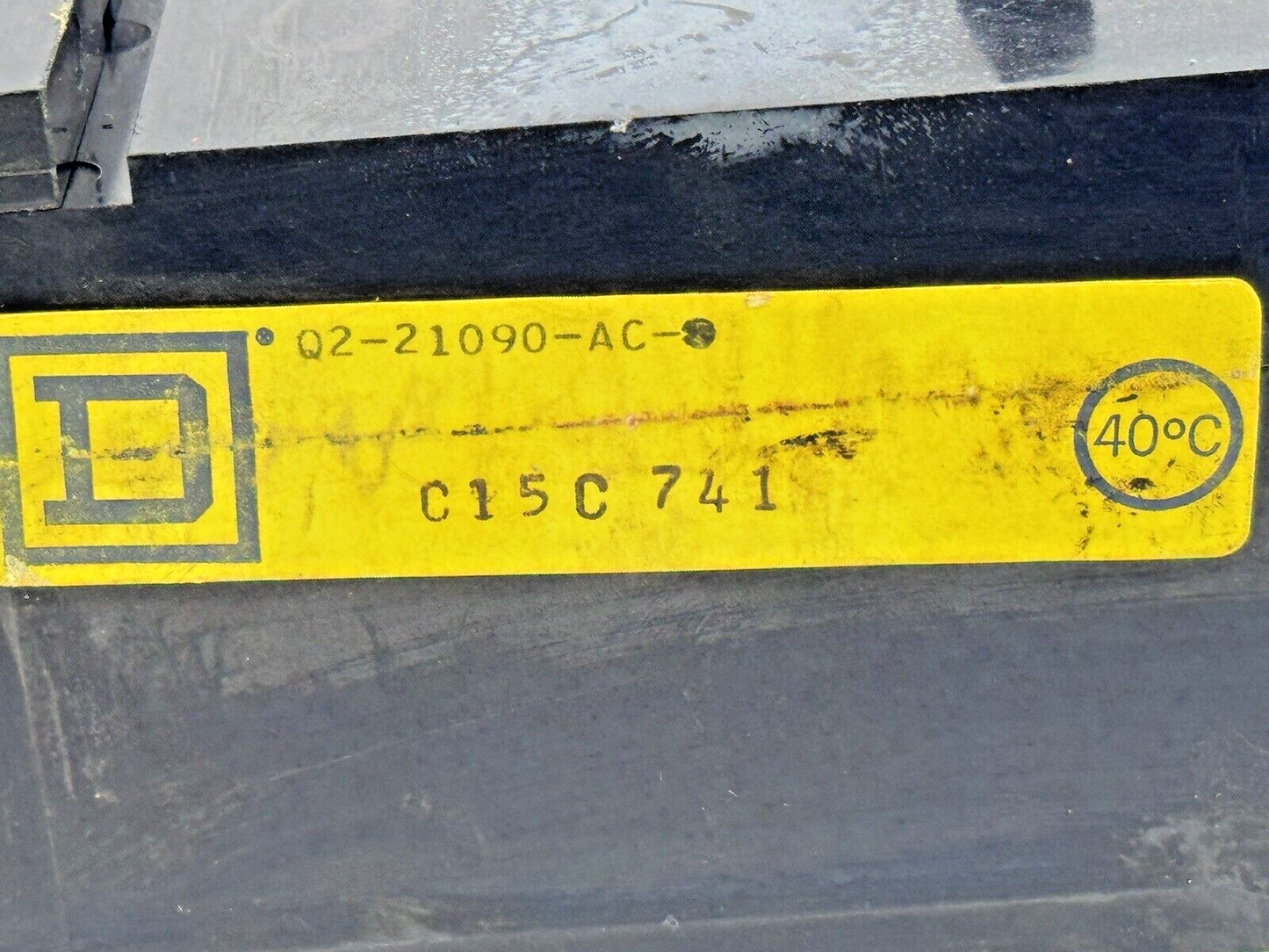 SQUARE D - Q221090AC - MOLDED CASE CIRCUIT BREAKER - 2 POLE/ 90 A/ 240 VAC