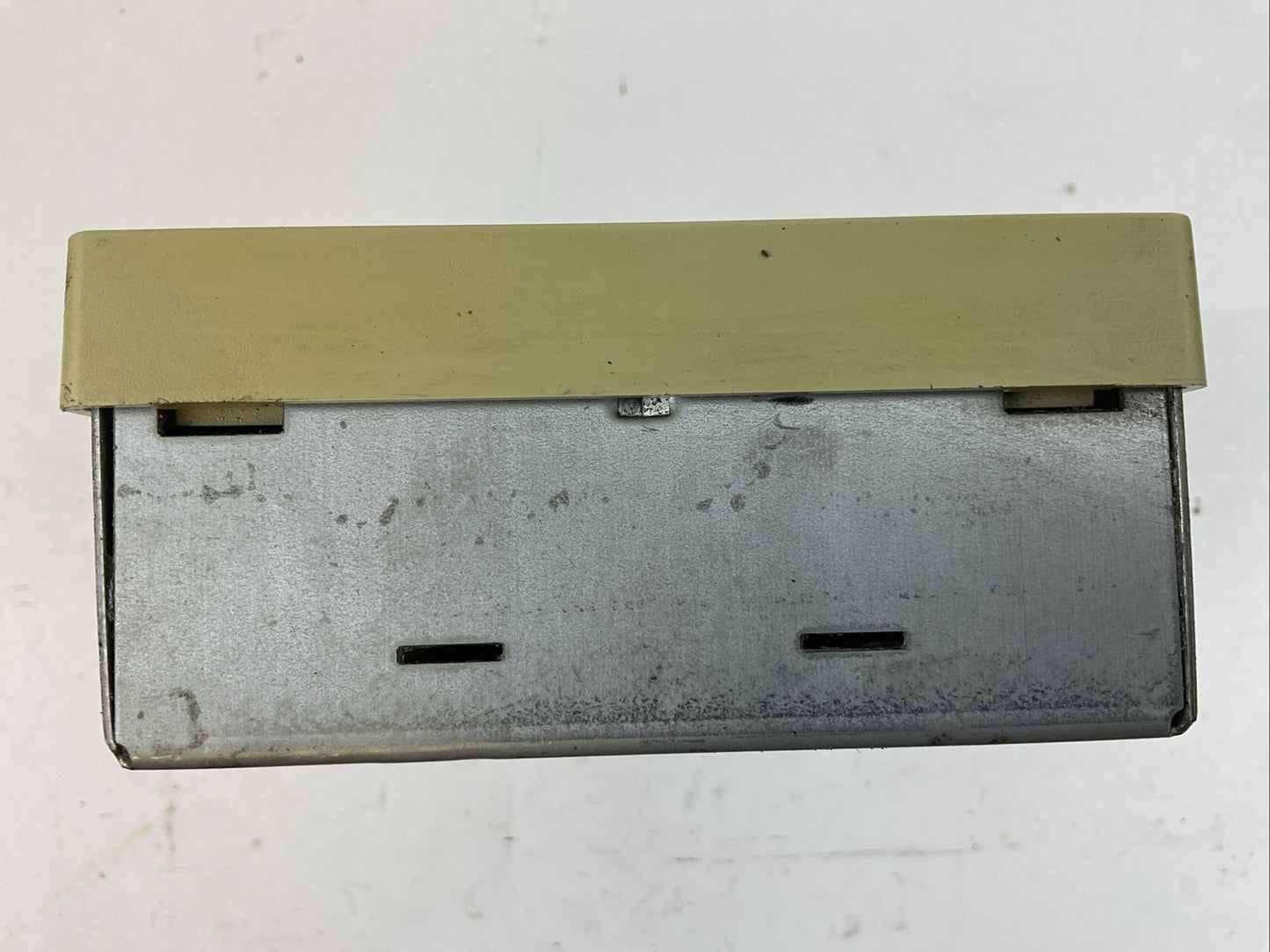 HONEYWELL T775A1035 TEMPERATURE CONTROLLER OUTPUT 120/240VAC