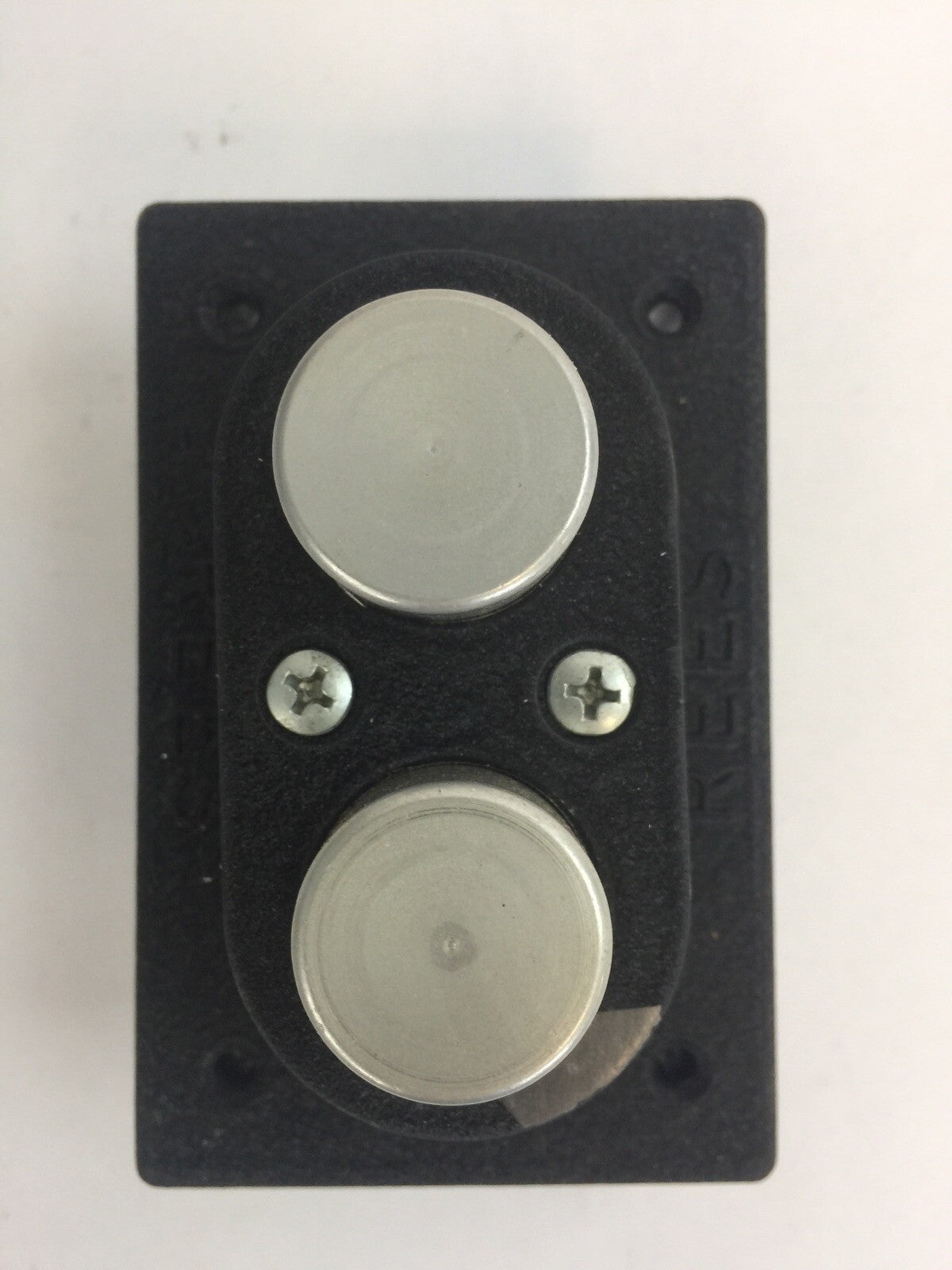 REES 01301-000 PUSHBUTTON SWITCH 600VAC 250VDC SAME POLARITY ONLY