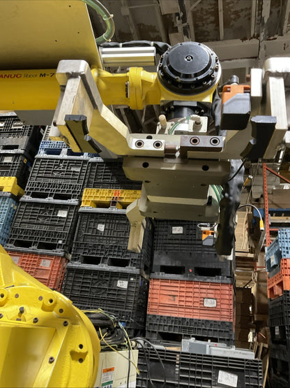 FANUC ROBOT M-710iC 70 R-30iB *28,226.0 HOURS* A05B-2610-B222 A05B-2255-C101#EMH