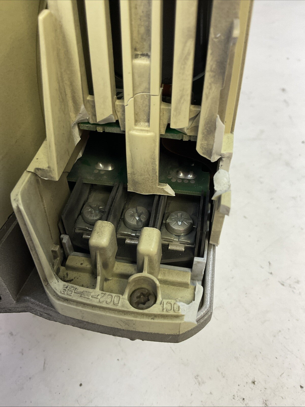EMERSON CONTROL TECHNIQUES SP2402 UNIDRIVEOUTPUT 0-480V 16.5/21A INPUT 380-480V