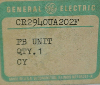 GENERAL ELECTRIC CR2940UA202F H.D. OILTIGHT PUSH BUTTON / WHITE / NEW SURPLUS