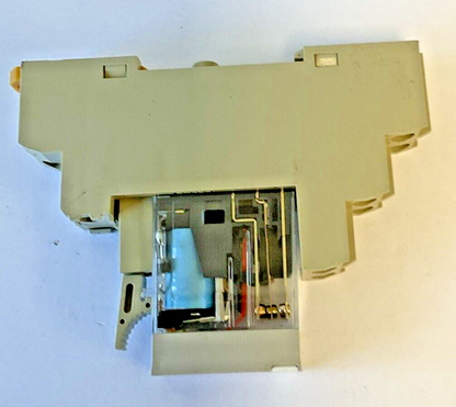 OMRON 1396CX SOCKET 5A 250V W/ G2R-2-SND RELAY ***LOTOF2***