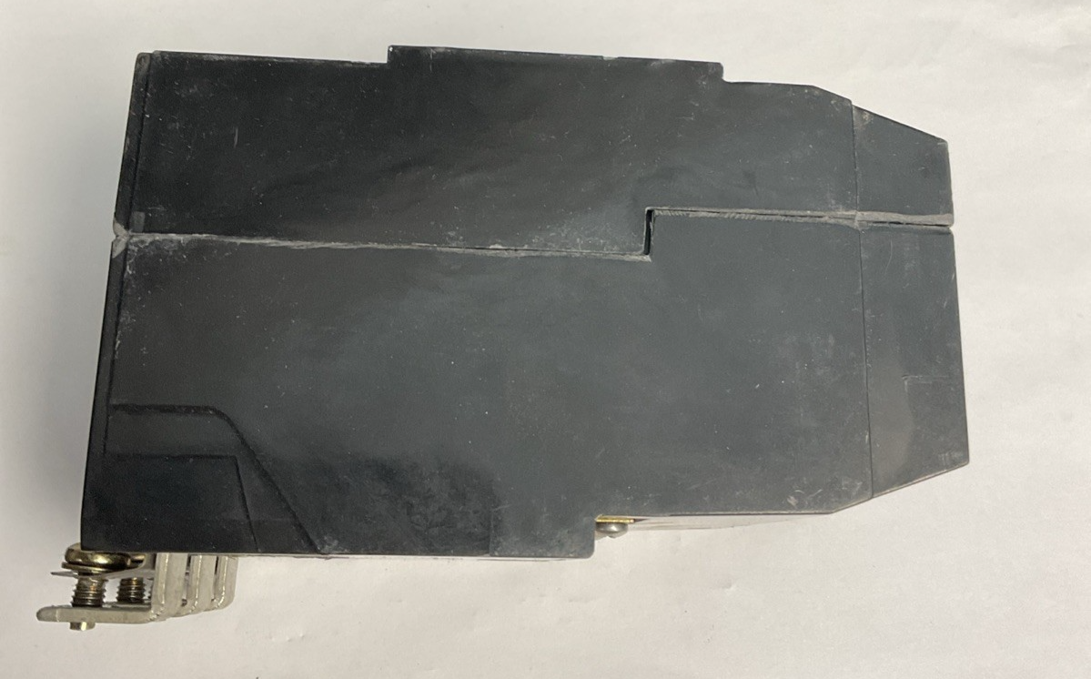 GE TEY3100 CIRCUIT BREAKER 100A 480VAC 3POLE