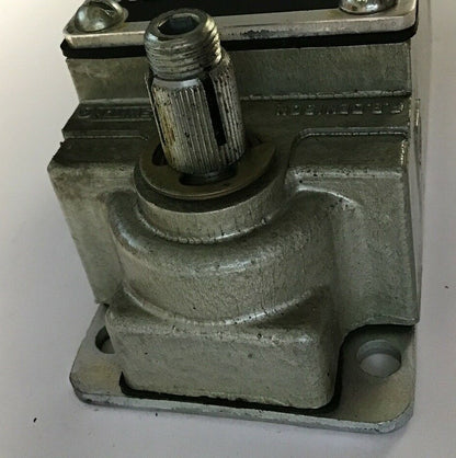 GOULD R.B.DENISON LIMIT SWITCH L100WTL-2M CONTACT 14