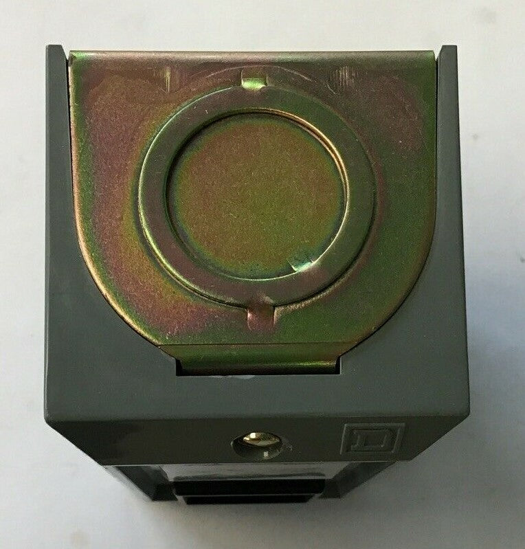 SQUARE D 9001 BG-107 SURFACE MOUNTED STATION UNIV. PUSHBUTTON W/O INSERT SER.A