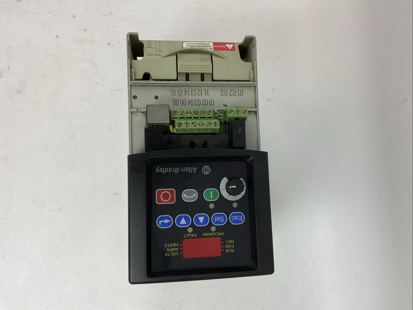 ALLEN BRADLEY 22A-D6P0N104 POWERFLEX DRIVE SER.A FRN: 2.03 7.5AMPS 3.0HP