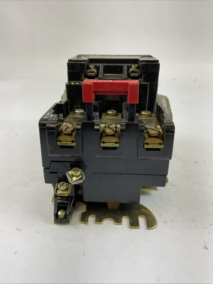 SQUARE D 8536SBG2 SIZE 0 STARTER 600VAC 5HP B8.20 HEATERS 31041-400-42 COIL 120V