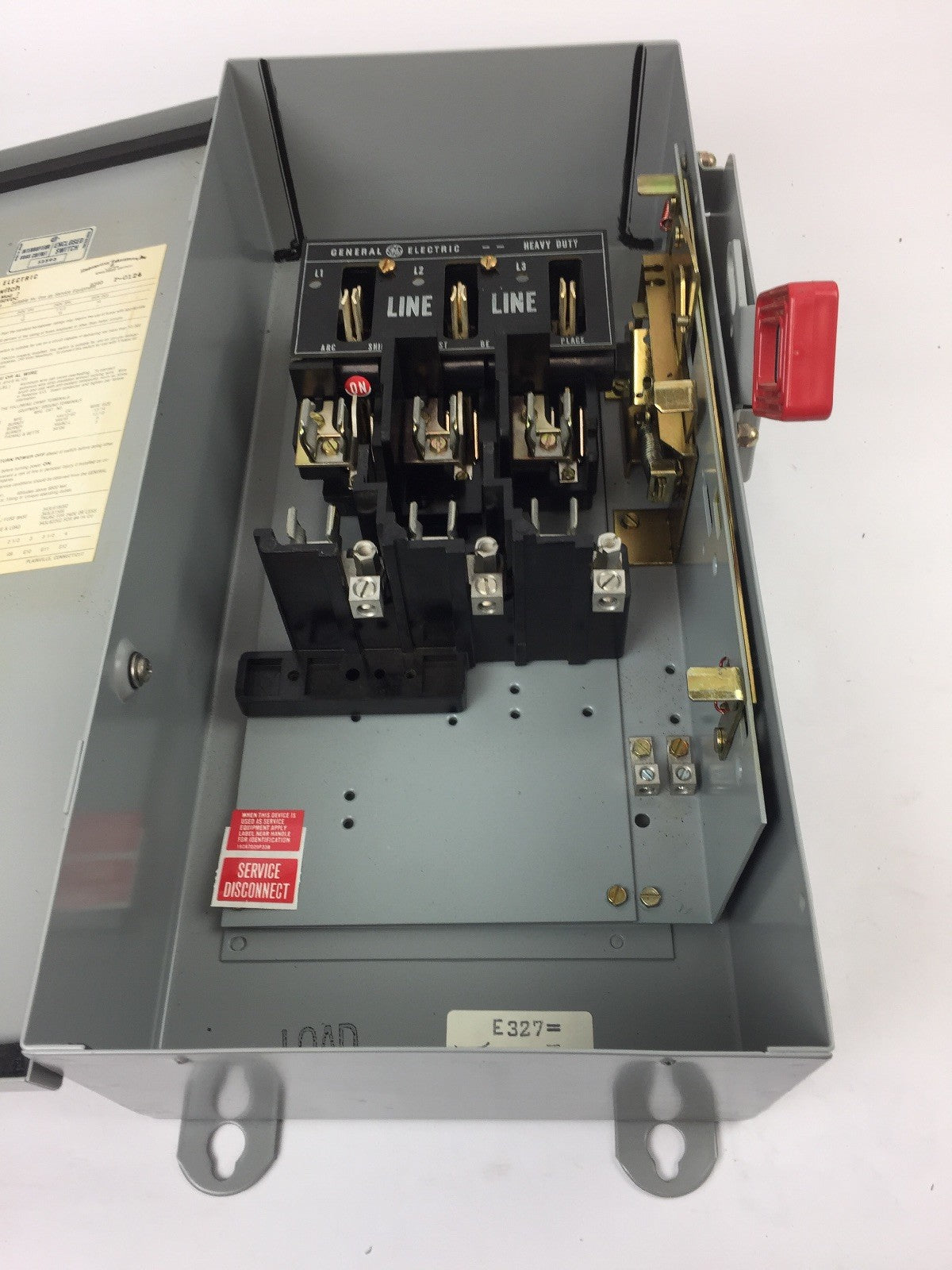 GE TH3322J SAFETY SWITCH 60A 240VAC  250VDC 3 FUSES