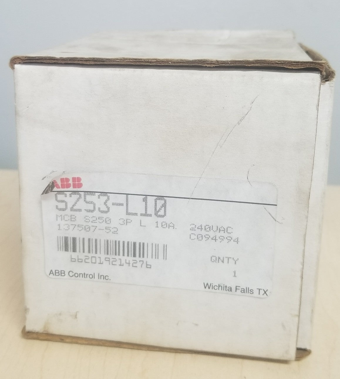 ABB CIRCUIT BREAKER  S 253 L 10A 240VAC
