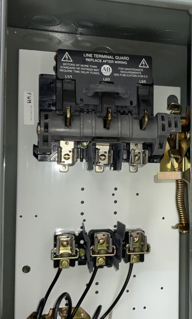 ALLEN BRADLEY 512-AACD-24R COMBINATION CONTROLLER REV.6-12 600V SER.1 3PH