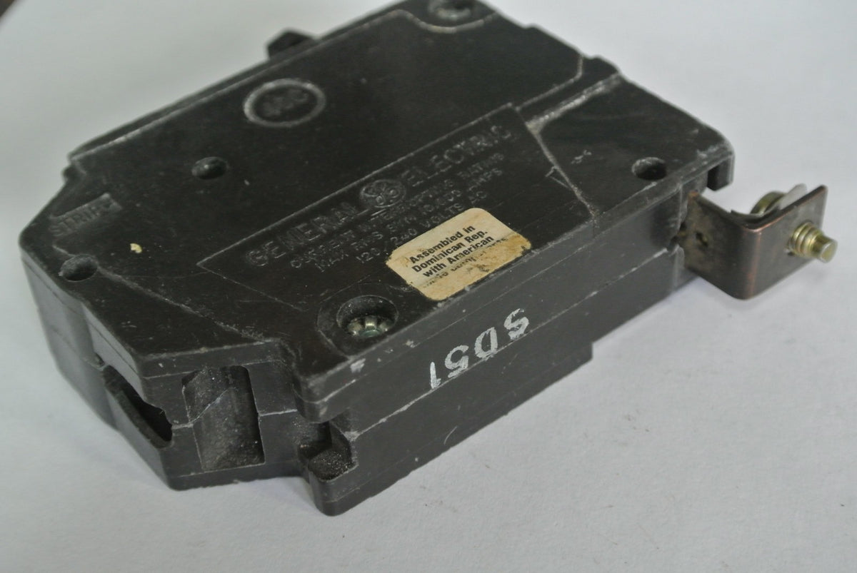 GENERAL ELECTRIC CIRCUIT BREAKER 30A, SINGLE-POLE