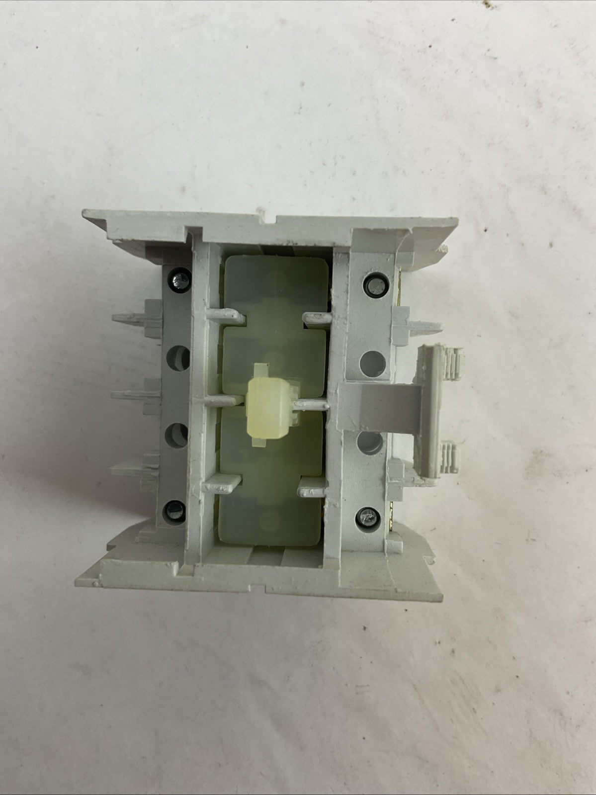 EATON C320KGT4 SER A2 FREEDOM SERIES TOP MTD AUXILIARY CONTACT 2N.O.