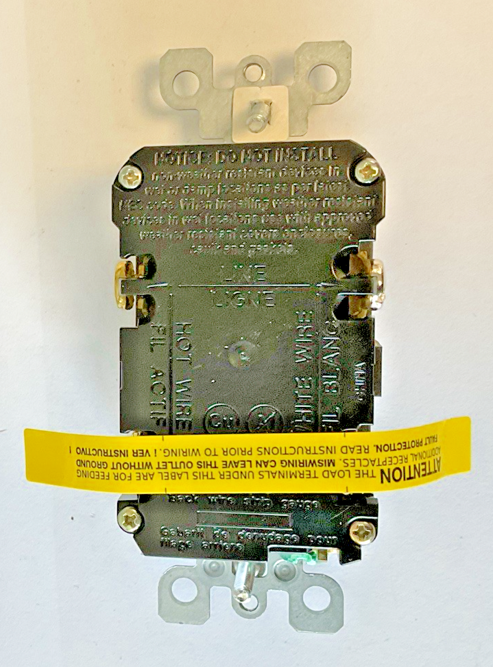 LEVITON GFNT2 GFCI OUTLET W/ WALLPLATE 20A 125V