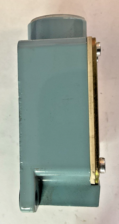 TELEMECANIQUE ZCKL1 LIMIT SWITCH BODY 240V 3A