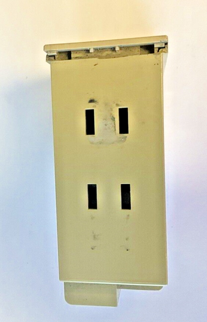 OMRON E5EW-R1KJ TEMPERATURE CONTROLLER 240VAC 50/60HZ 8VA 3A